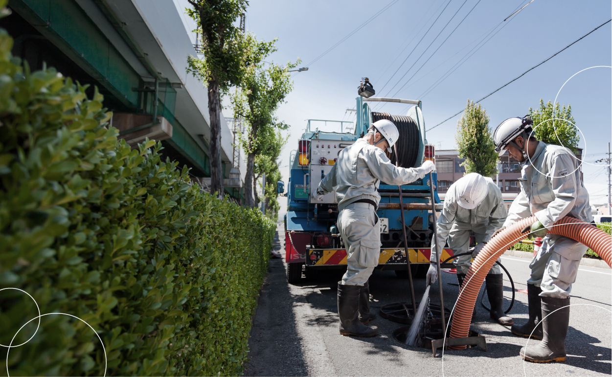 下水道管の清掃・調査を行う関西工業所